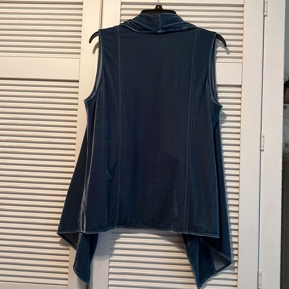 SOFT SURROUNDINGS Velour Waterfall Front Vest - Picture 2 of 4